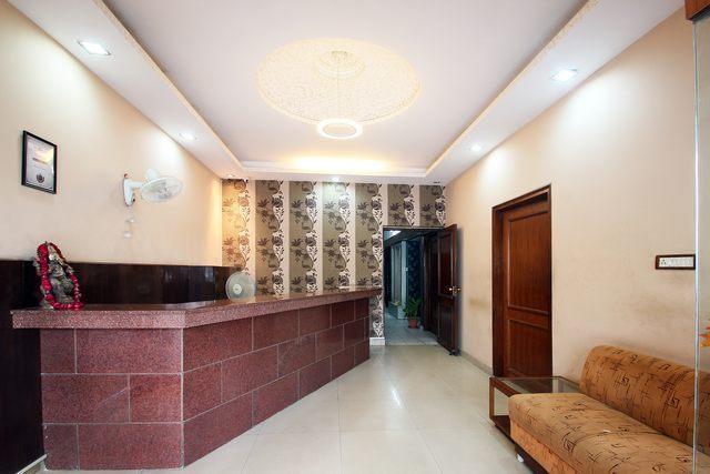 Oyo 15791 Flagship Hotel Executive Hazratganj ลัคเนา ภายนอก รูปภาพ